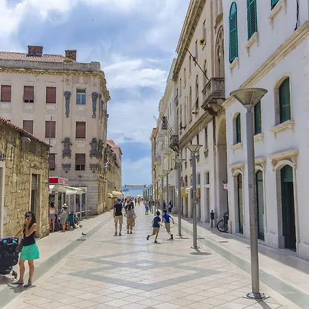 Σπίτι διακοπών House Rose In Center Σπλιτ